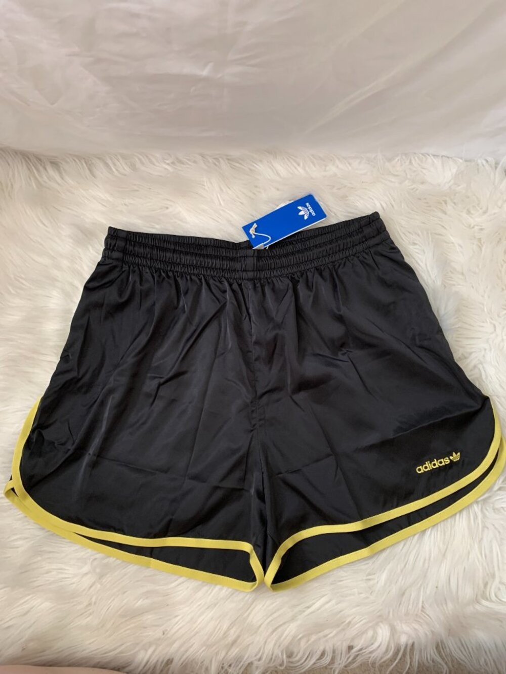 ADIDAS ORIGINALS Linear Logo Sprinter Shorts in Black/Yellow Sz MEDIUM